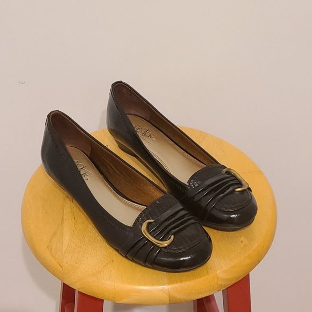 Brown Buckle-Toe Flats - New In Box - Picture 4 of 15